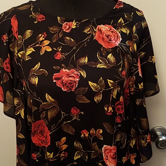 Floral Print Blouse - Picture 2 of 7
